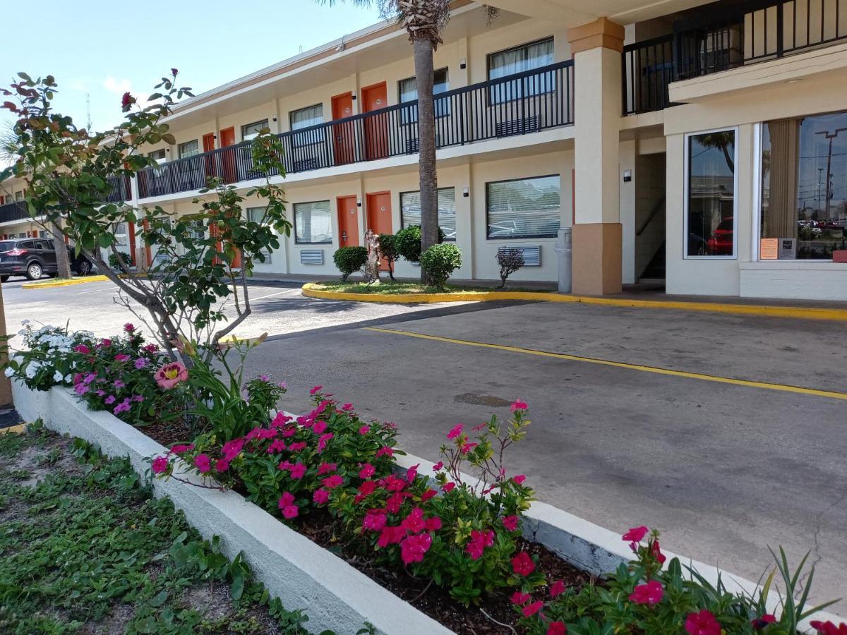 Hole Inn The Wall Hotel - Fort Walton Beach - Sunset Plaza - Nearby Beaches & Hurlburt Екстериор снимка