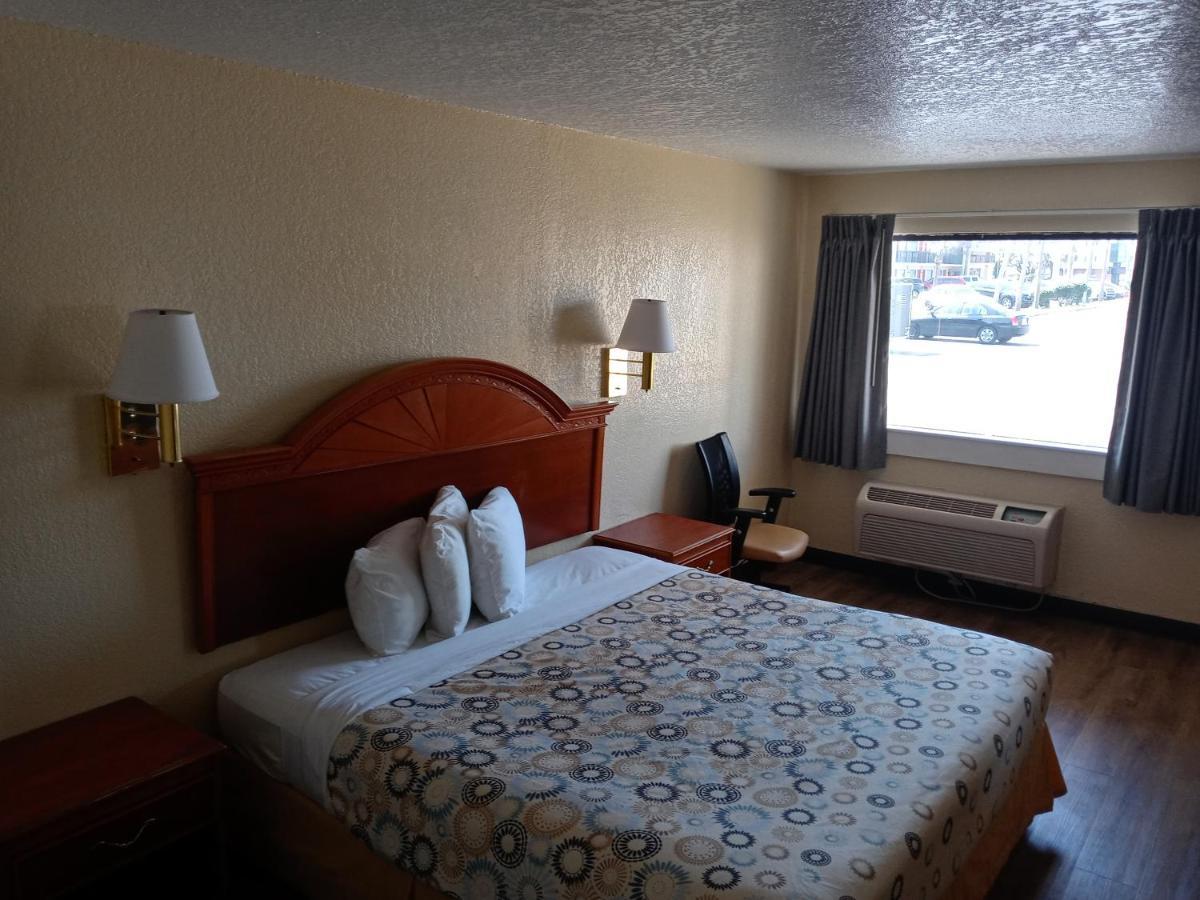 Hole Inn The Wall Hotel - Fort Walton Beach - Sunset Plaza - Nearby Beaches & Hurlburt Екстериор снимка