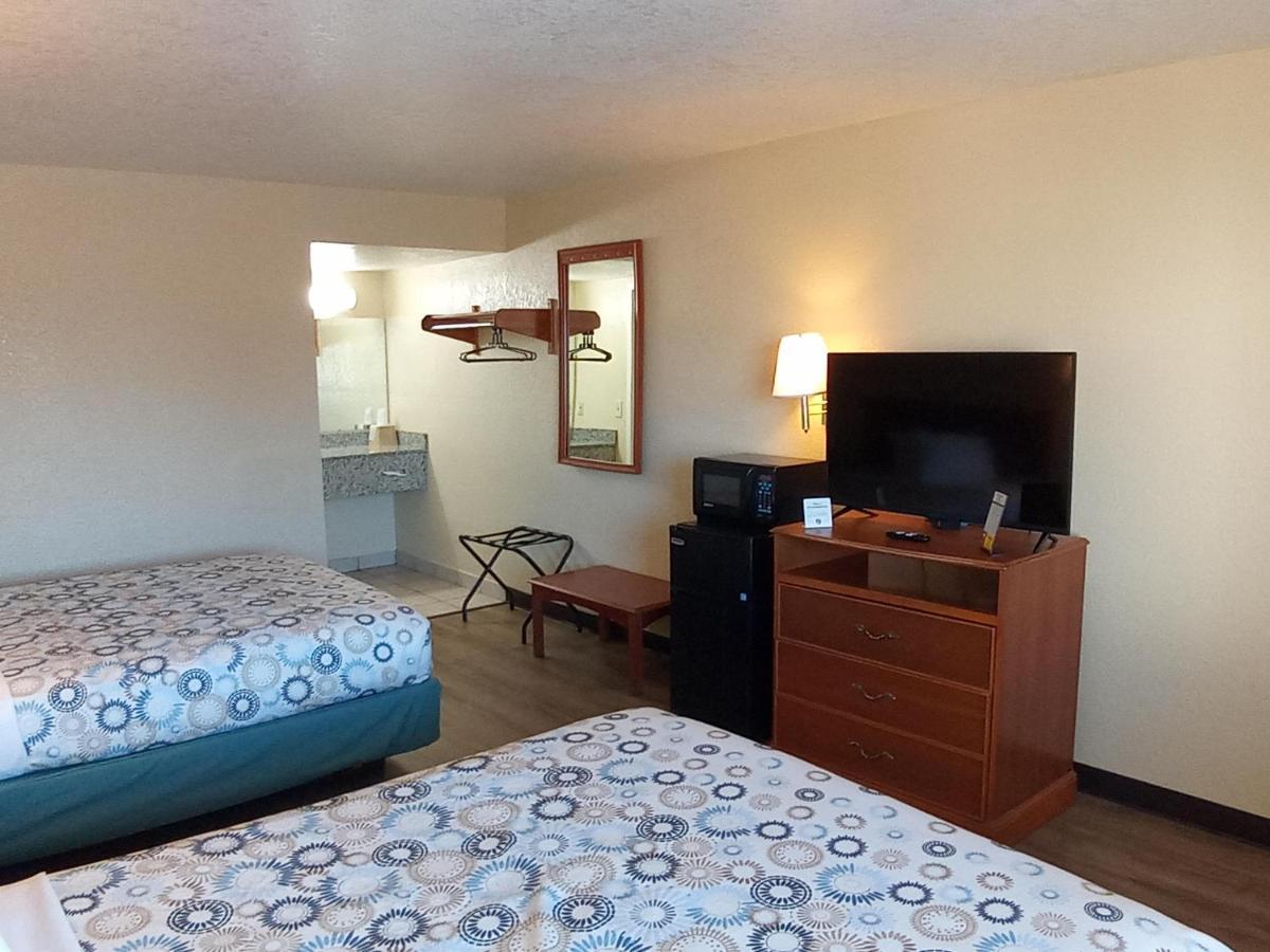 Hole Inn The Wall Hotel - Fort Walton Beach - Sunset Plaza - Nearby Beaches & Hurlburt Екстериор снимка