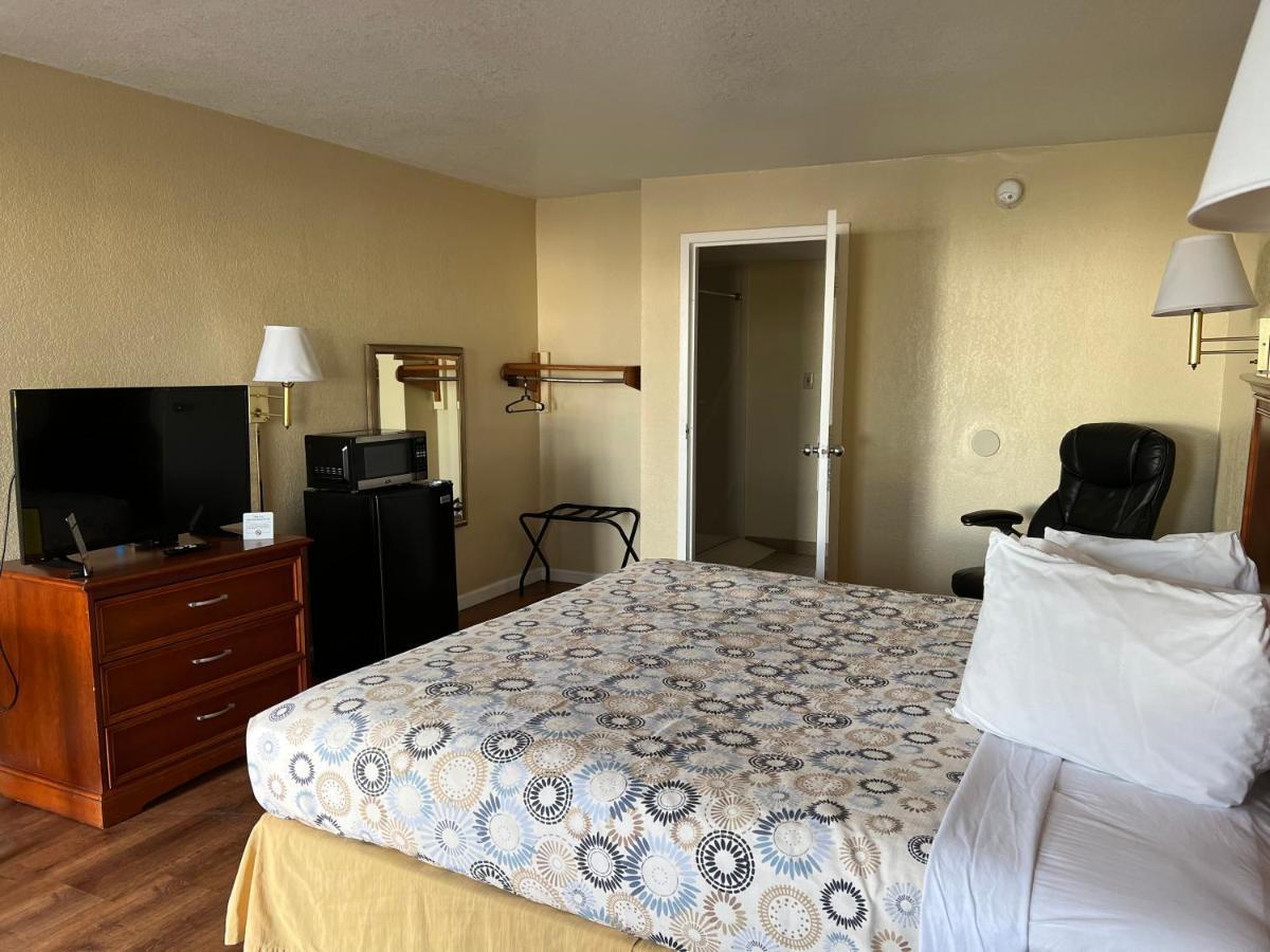 Hole Inn The Wall Hotel - Fort Walton Beach - Sunset Plaza - Nearby Beaches & Hurlburt Екстериор снимка