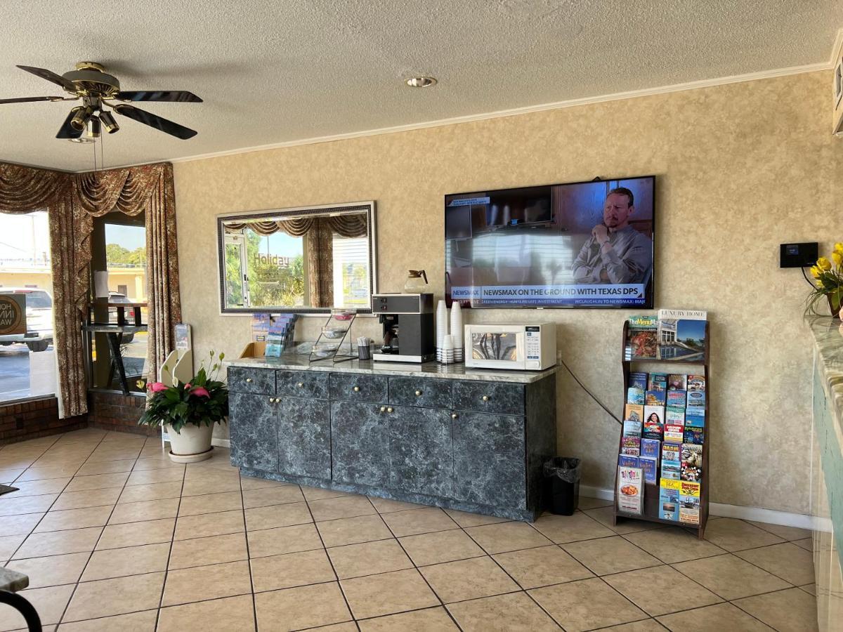 Hole Inn The Wall Hotel - Fort Walton Beach - Sunset Plaza - Nearby Beaches & Hurlburt Екстериор снимка