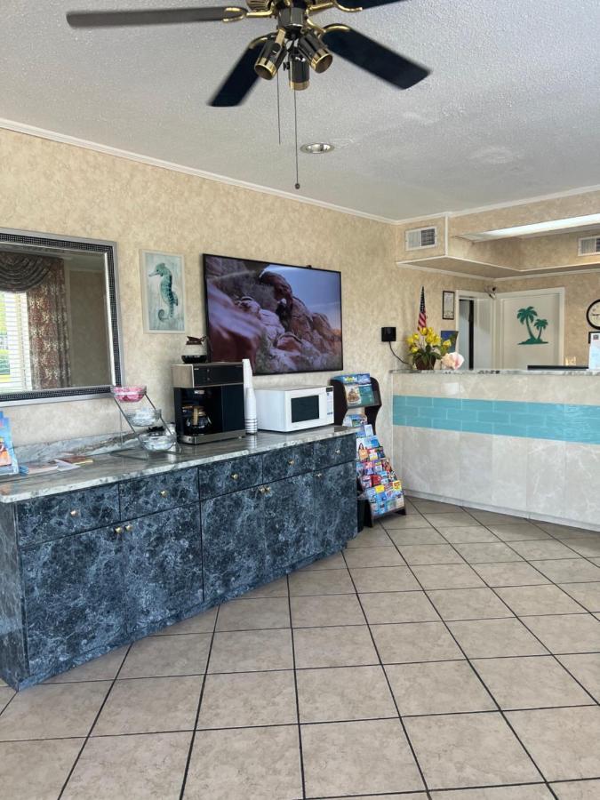 Hole Inn The Wall Hotel - Fort Walton Beach - Sunset Plaza - Nearby Beaches & Hurlburt Екстериор снимка