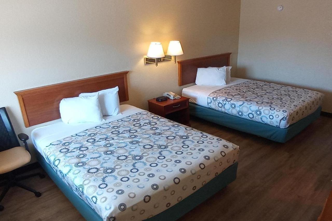 Hole Inn The Wall Hotel - Fort Walton Beach - Sunset Plaza - Nearby Beaches & Hurlburt Екстериор снимка