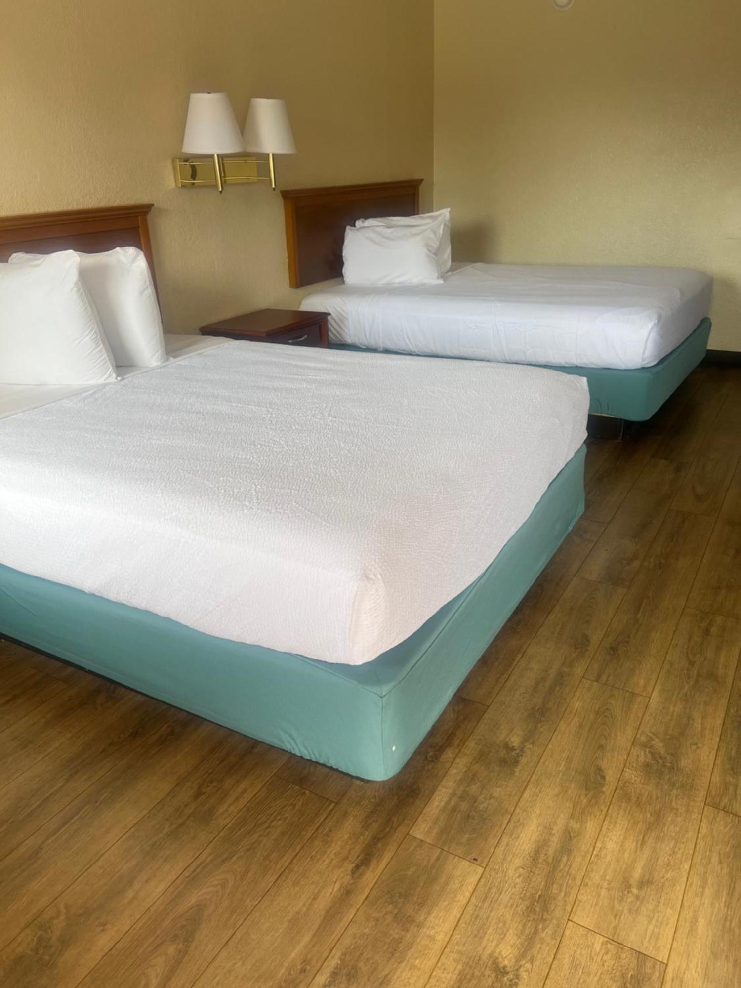 Hole Inn The Wall Hotel - Fort Walton Beach - Sunset Plaza - Nearby Beaches & Hurlburt Екстериор снимка