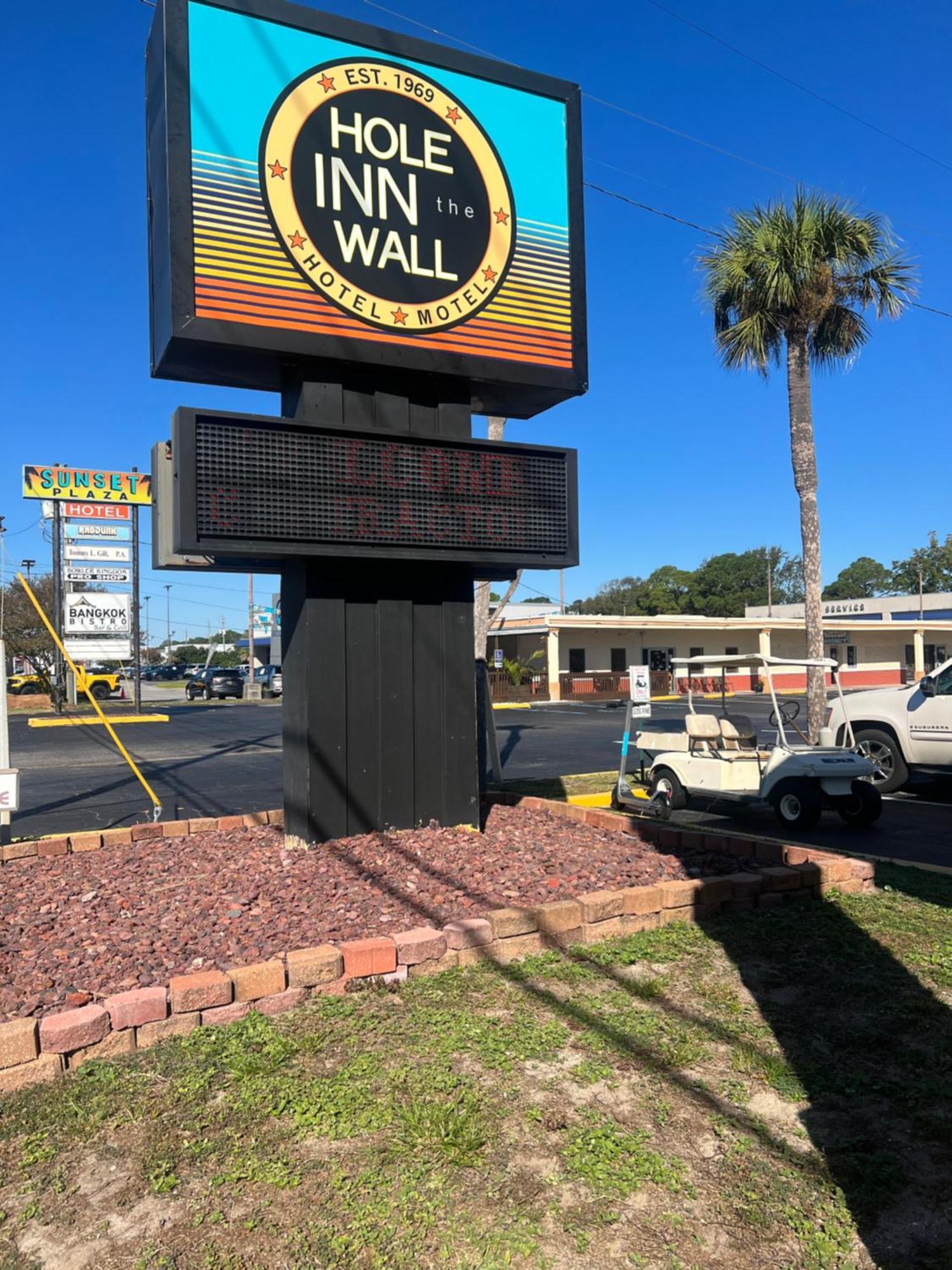 Hole Inn The Wall Hotel - Fort Walton Beach - Sunset Plaza - Nearby Beaches & Hurlburt Екстериор снимка