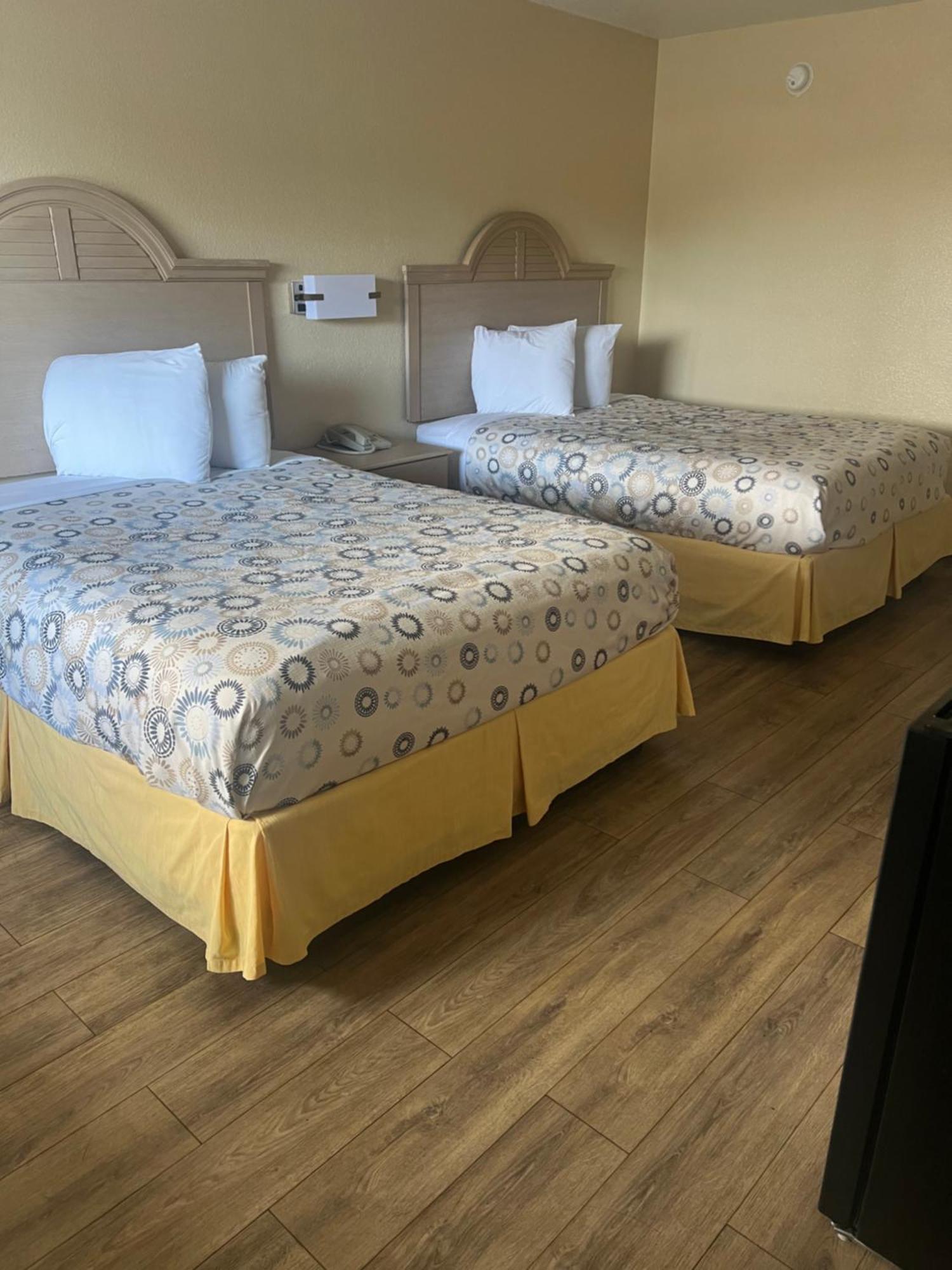 Hole Inn The Wall Hotel - Fort Walton Beach - Sunset Plaza - Nearby Beaches & Hurlburt Екстериор снимка