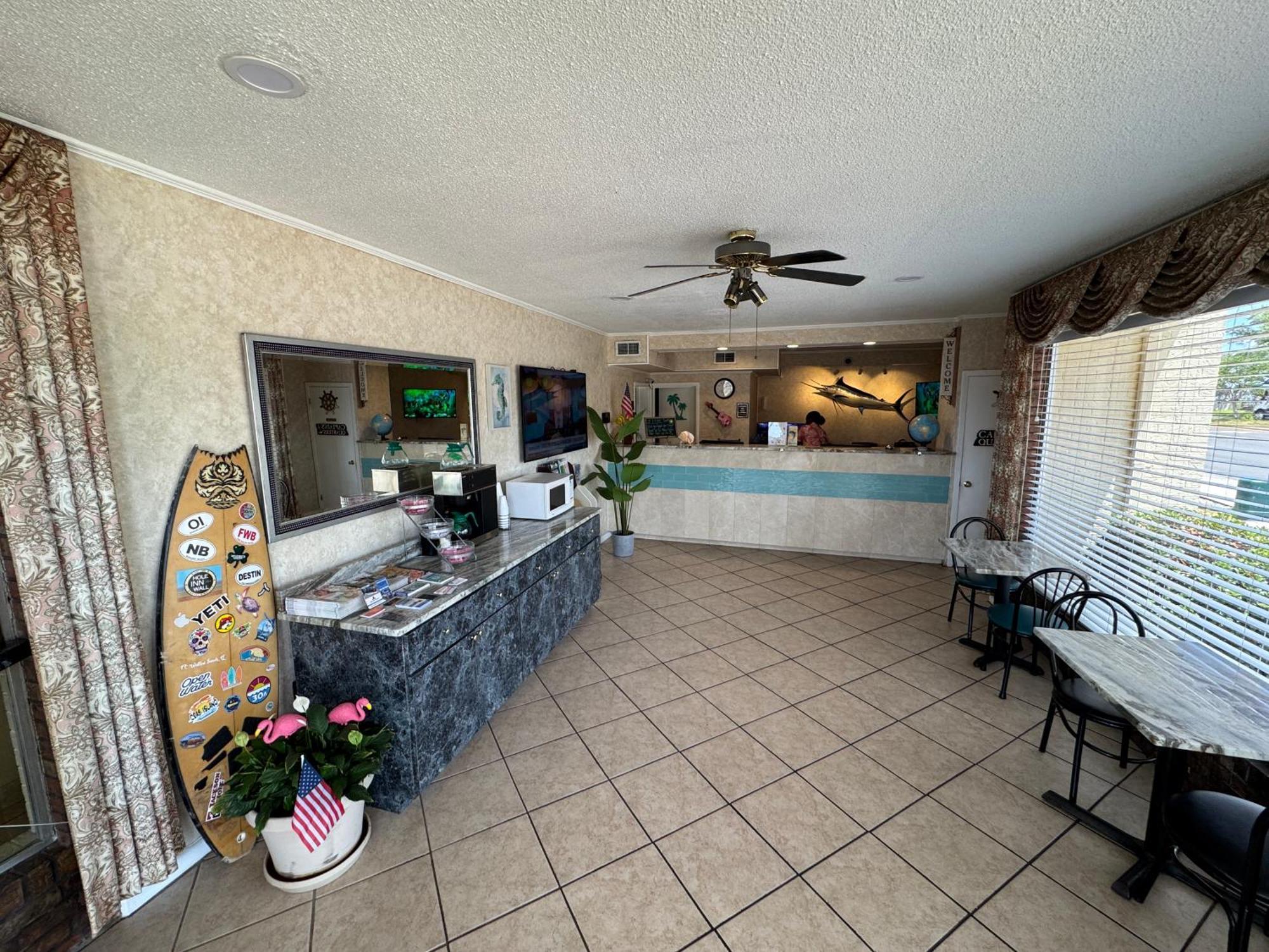 Hole Inn The Wall Hotel - Fort Walton Beach - Sunset Plaza - Nearby Beaches & Hurlburt Екстериор снимка